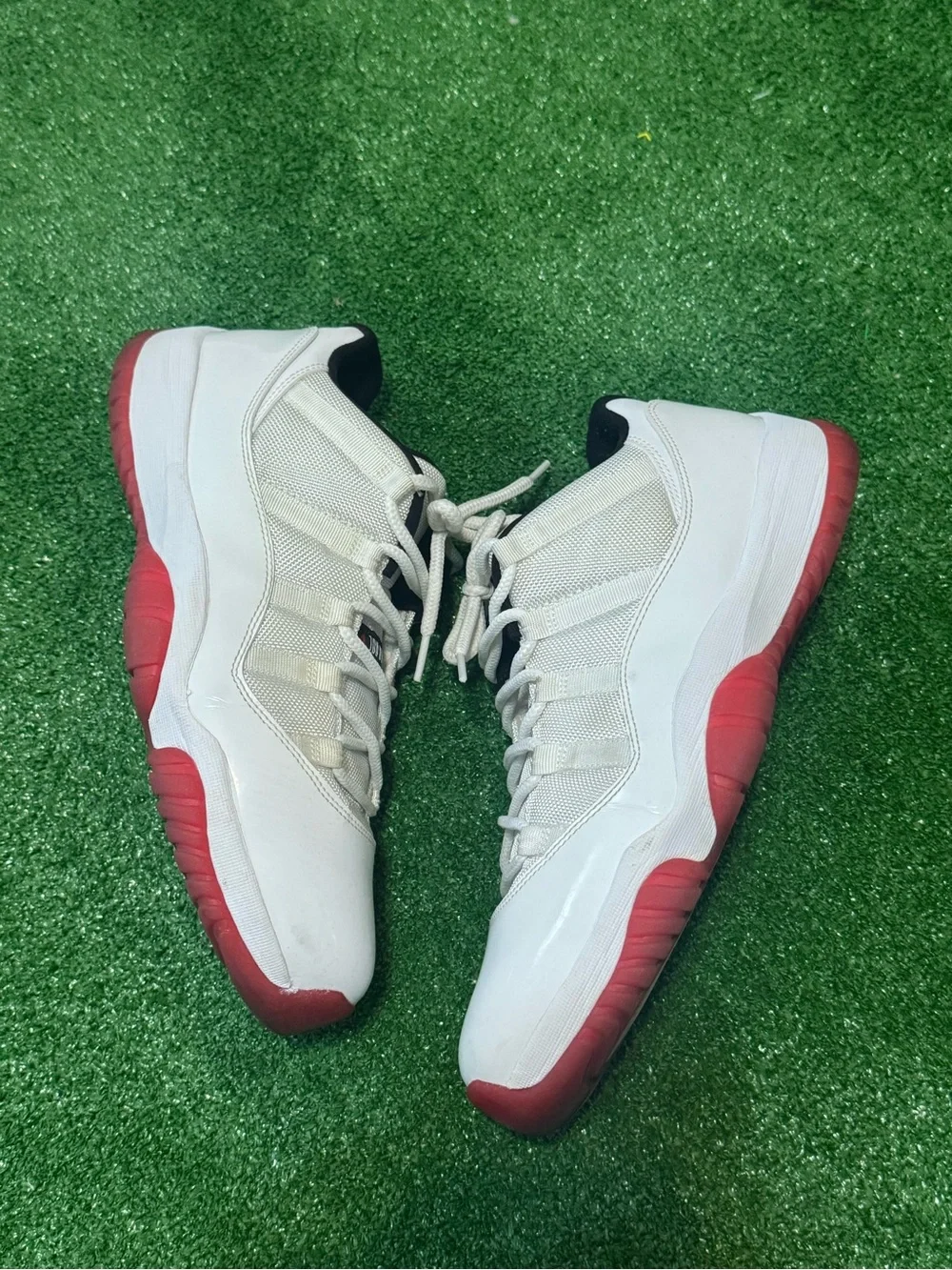 Jordan 11 Retro Low Cherry Bottom